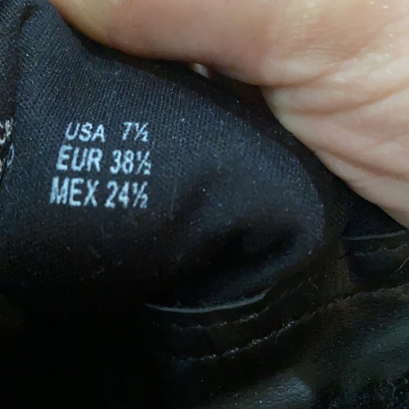 Fleece lined boots - Picture 3 of 3